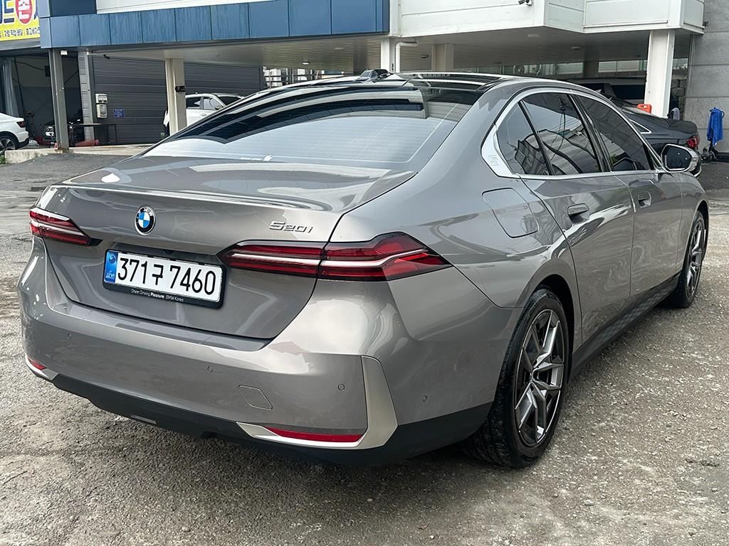 BMW 5 Series - Vista 3