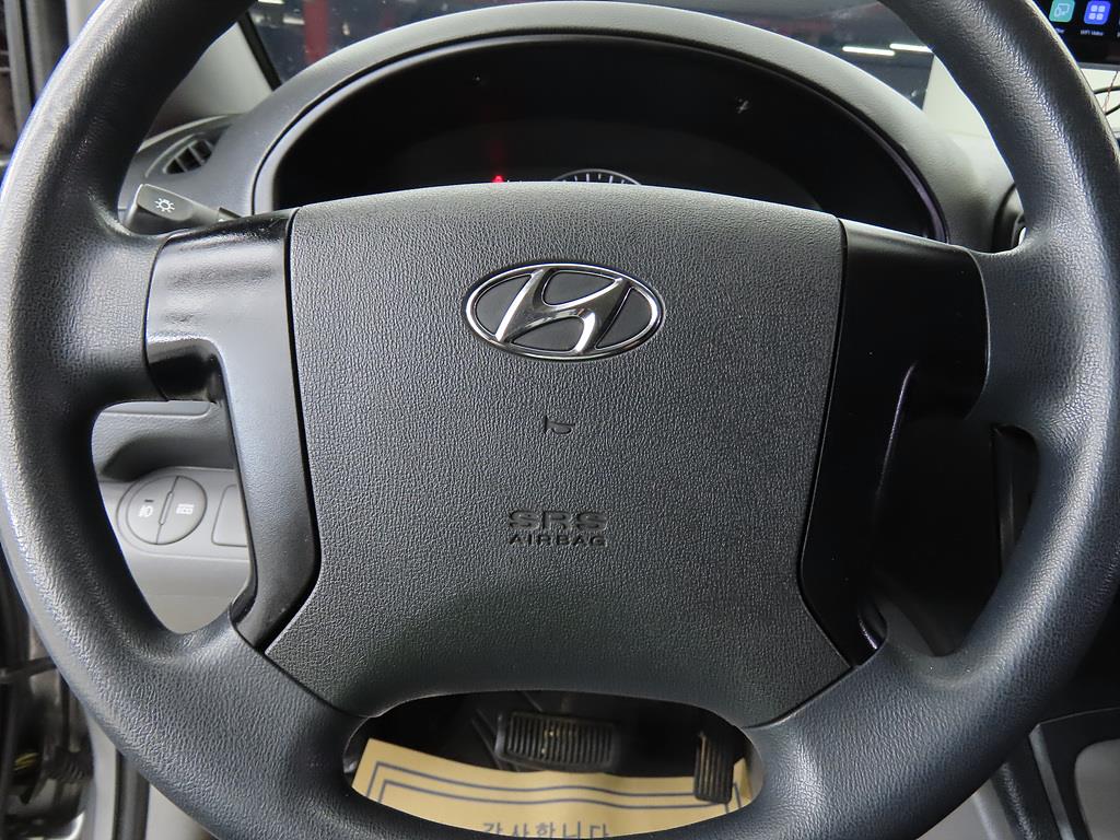 HYUNDAI Starex - Vista 8