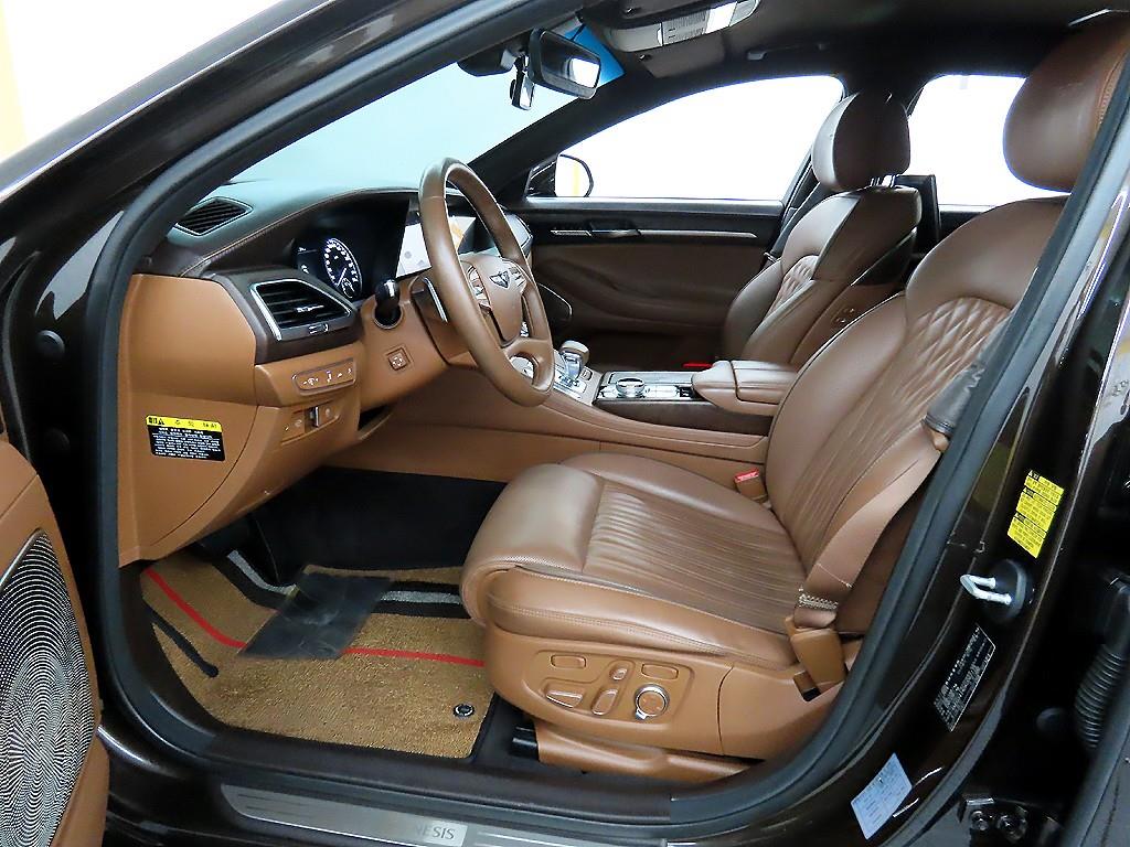 Genesis G90 - Vista 5