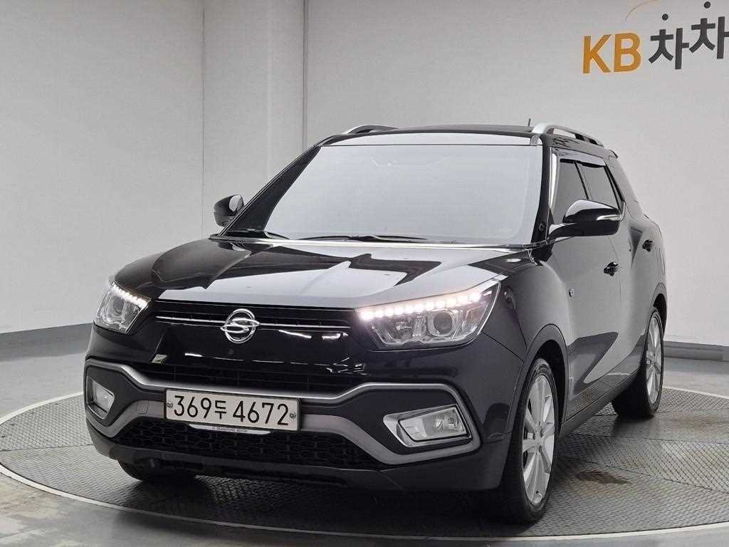 Ssangyong Tivoli 2016 Negro - Importación desde Corea - HF Imports Iquique - Foto 1