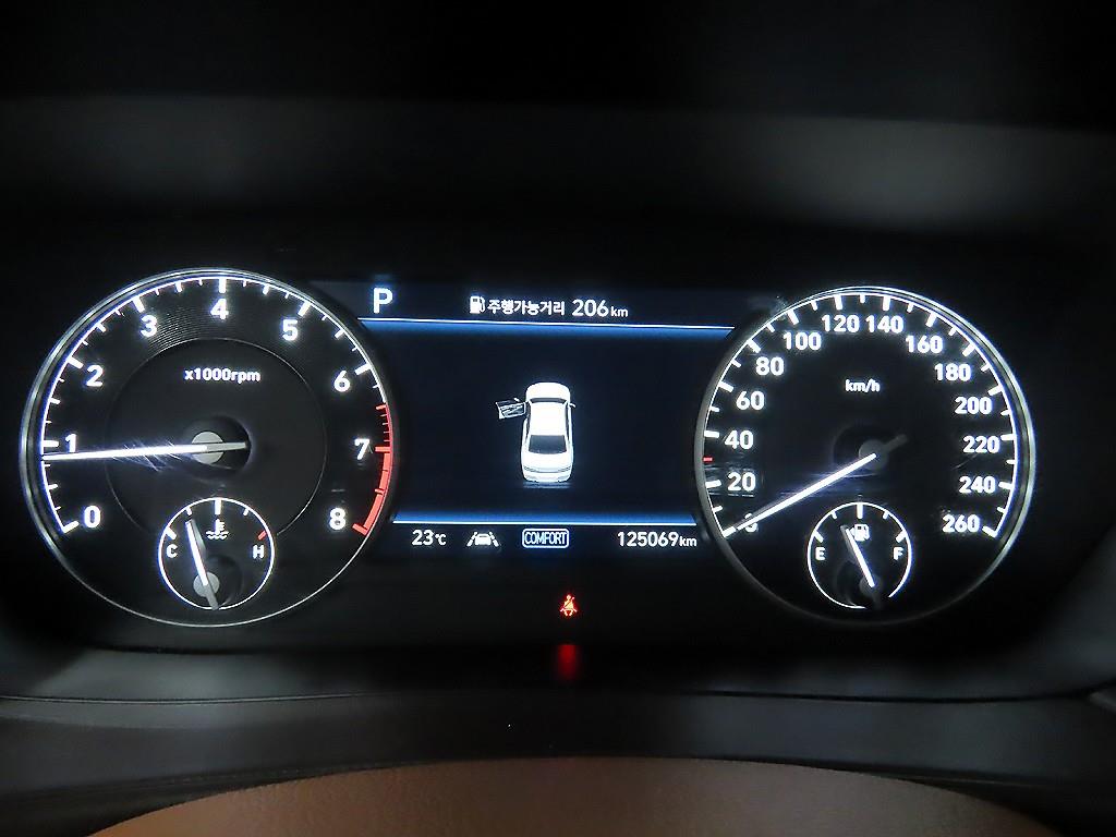 Genesis G90 - Vista 8