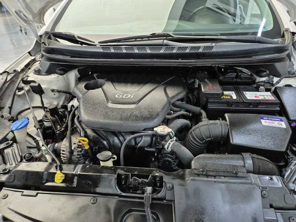 HYUNDAI Avante - Vista 5