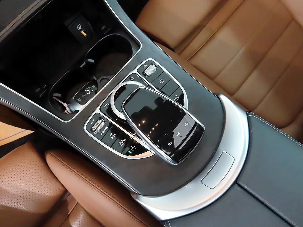 Mercedes Benz C Class - Vista 12