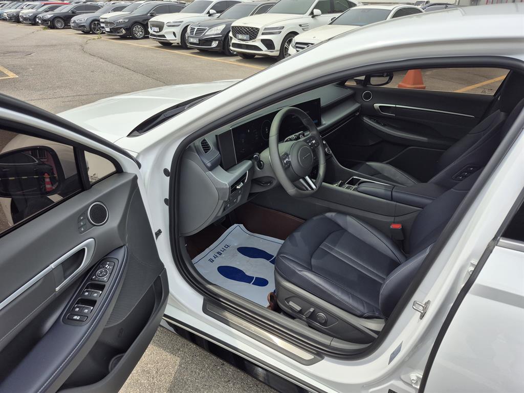 HYUNDAI Sonata - Vista 10