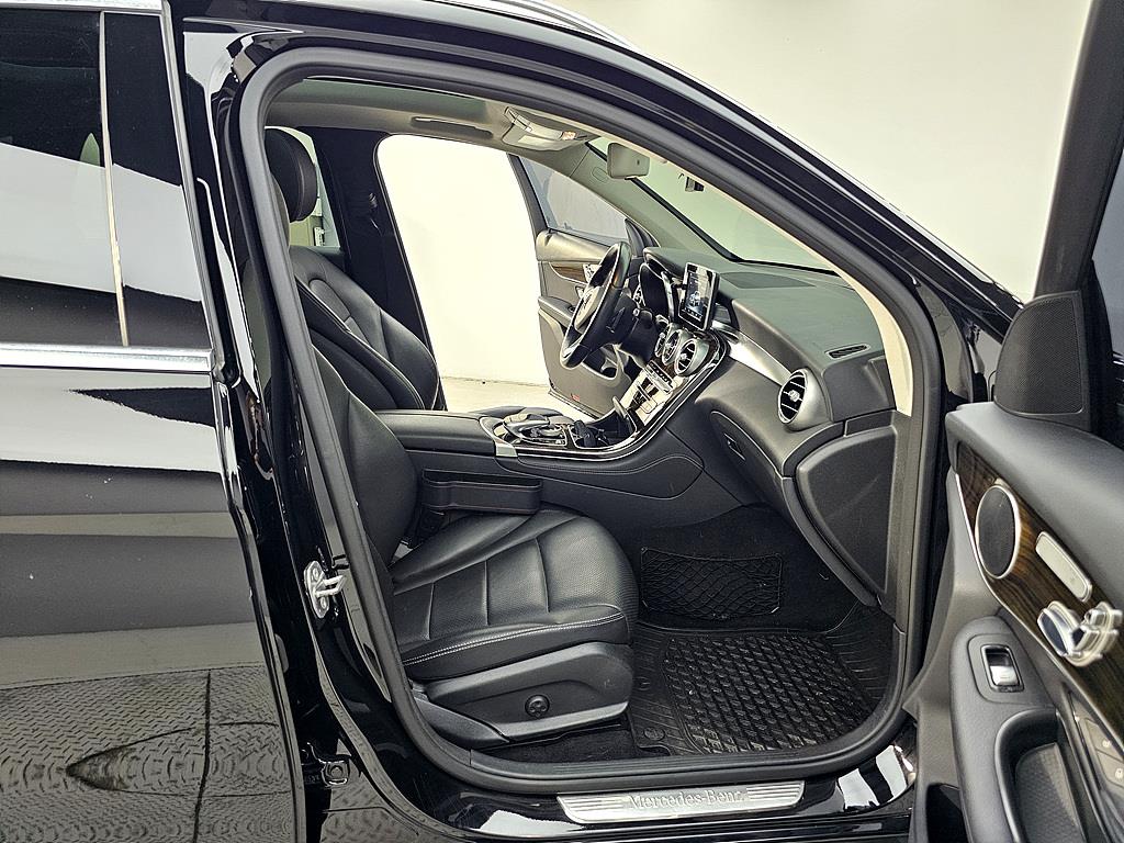 Mercedes Benz GLC Class - Vista 11