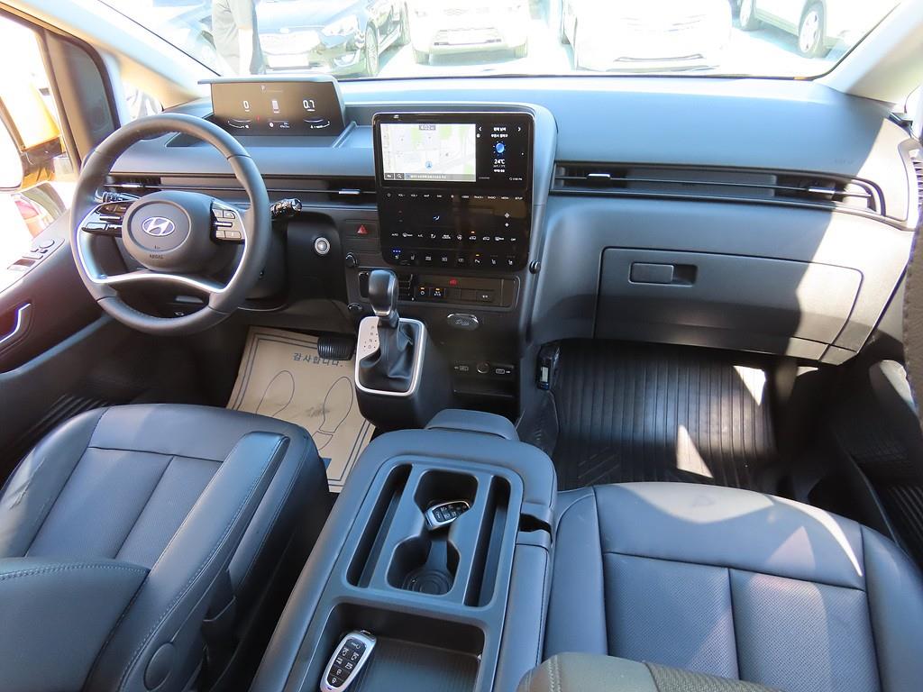 HYUNDAI Staria - Vista 5