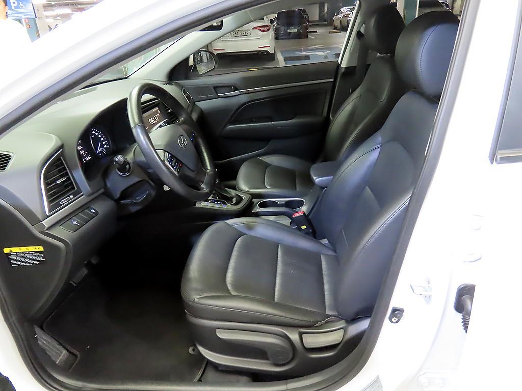 HYUNDAI Avante - Vista 6