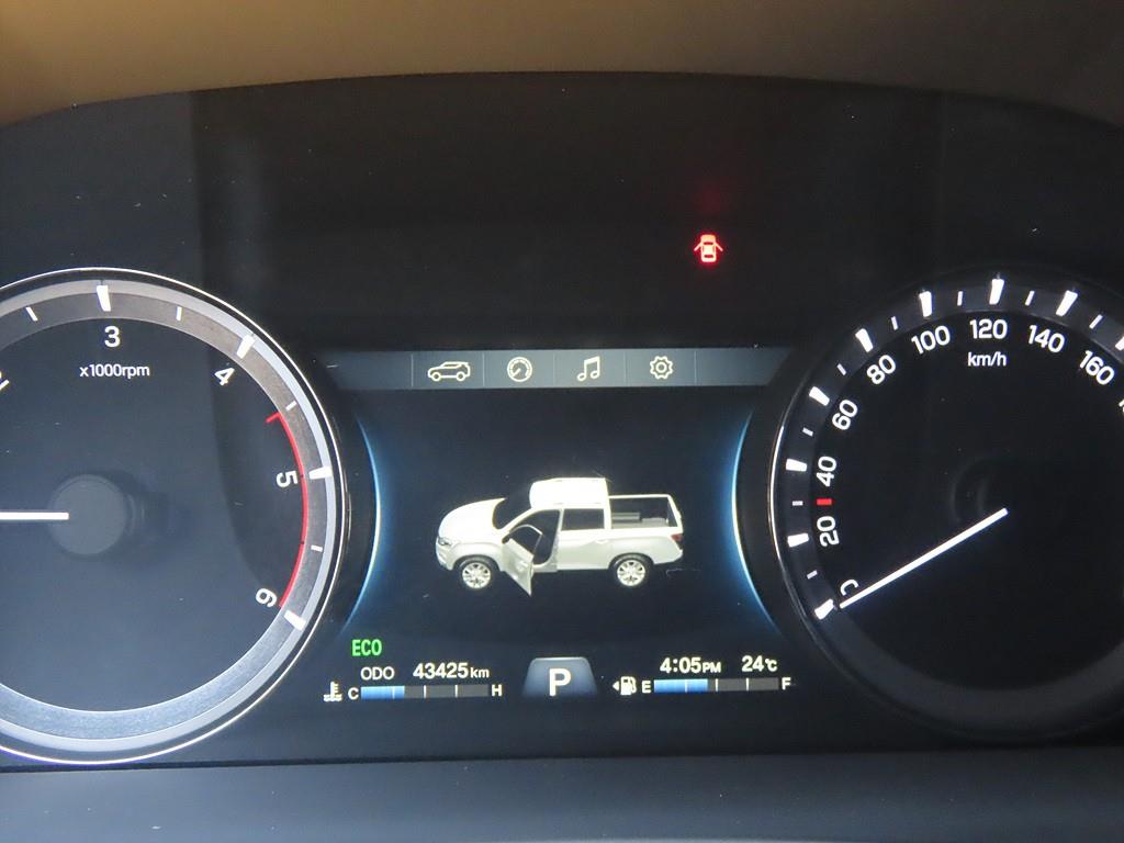 Ssangyong Rexton - Vista 8