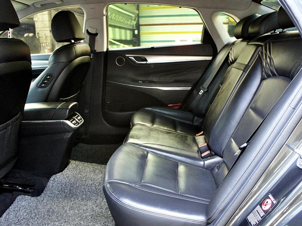 HYUNDAI Grandeur - Vista 11