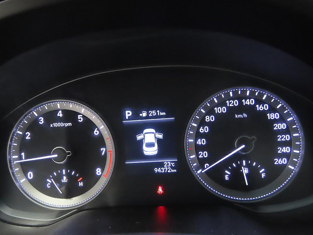 HYUNDAI Grandeur - Vista 11