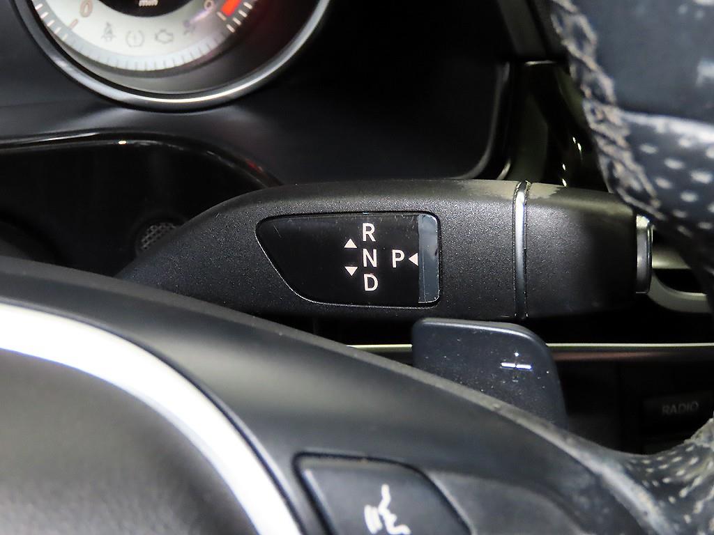 Mercedes Benz E class 2014 Negro - Importación desde Corea - HF Imports Iquique - Foto 13