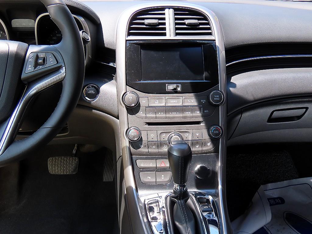 Chevrolet Malibu - Vista 10