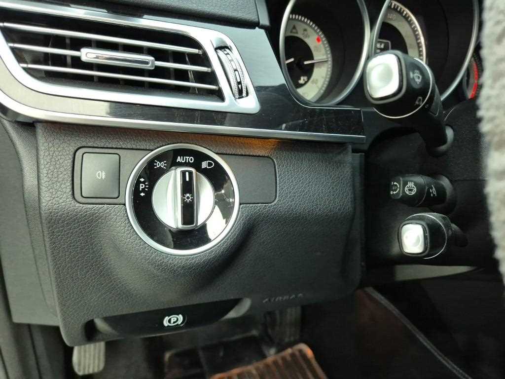 Mercedes Benz E class 2016 Negro - Importación desde Corea - HF Imports Iquique - Foto 17