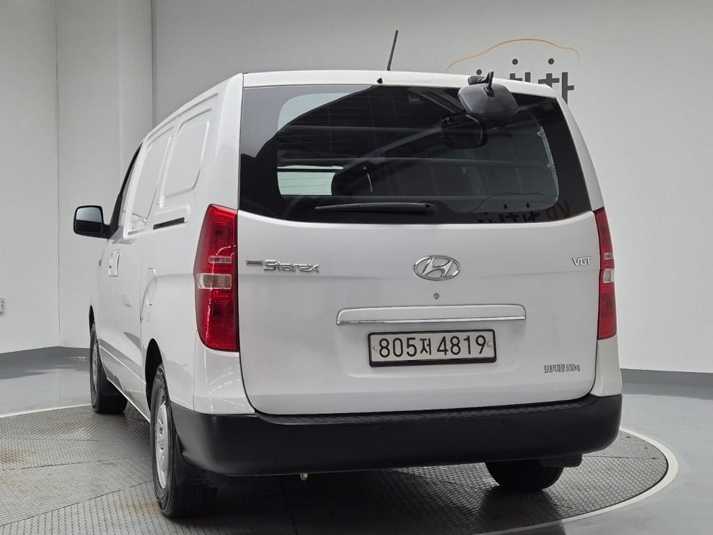 HYUNDAI Starex - Vista 2