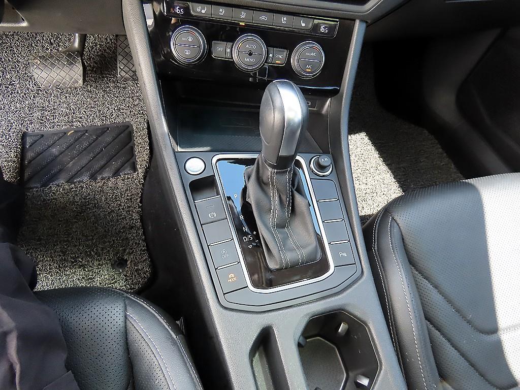 Volkswagen Jetta - Vista 10