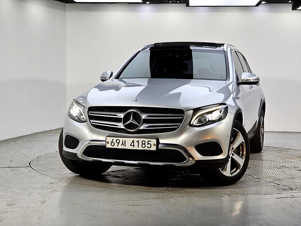Mercedes Benz GLC Class - Vista 2