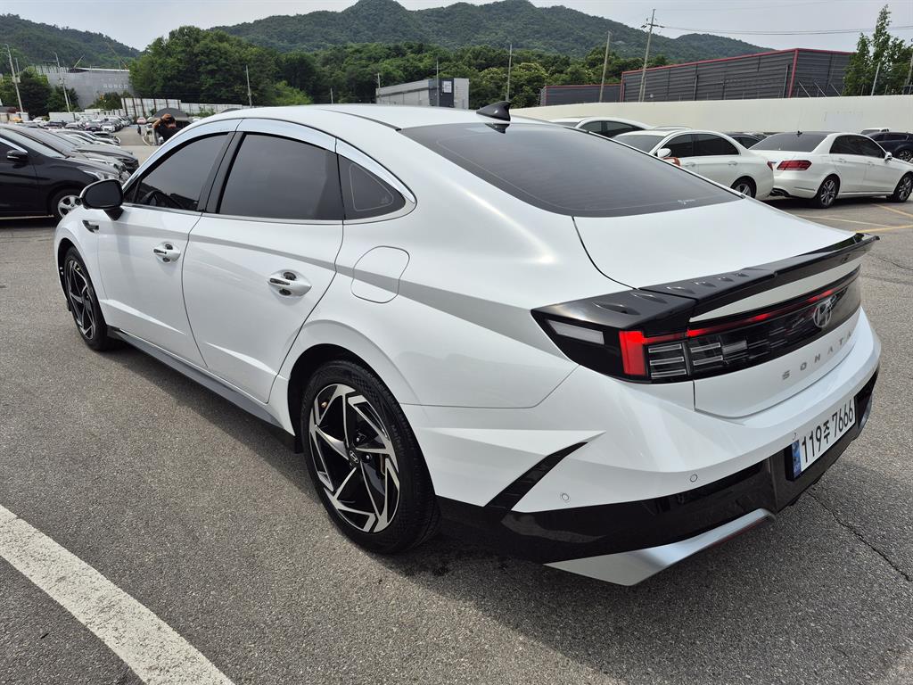 HYUNDAI Sonata - Vista 7