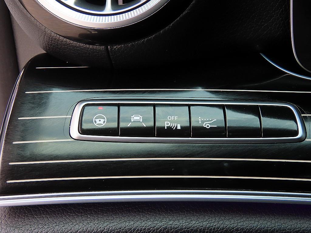 Mercedes Benz CLS Class - Vista 12