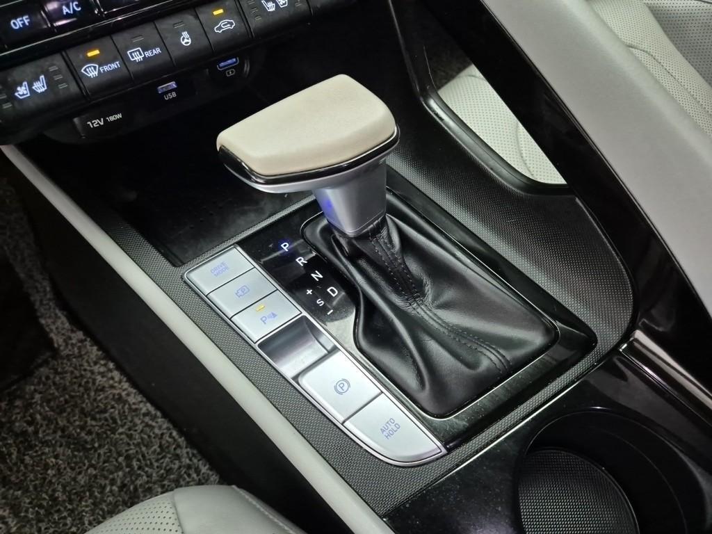 HYUNDAI Avante - Vista 8