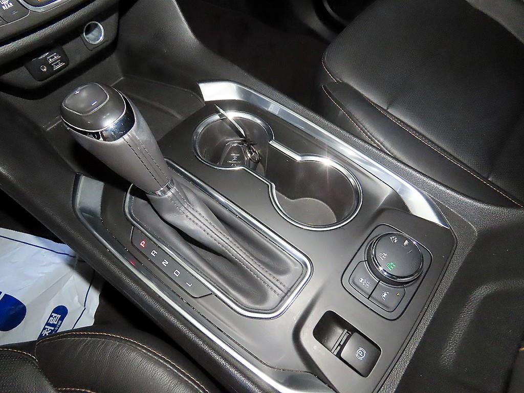 Chevrolet Travers - Vista 12