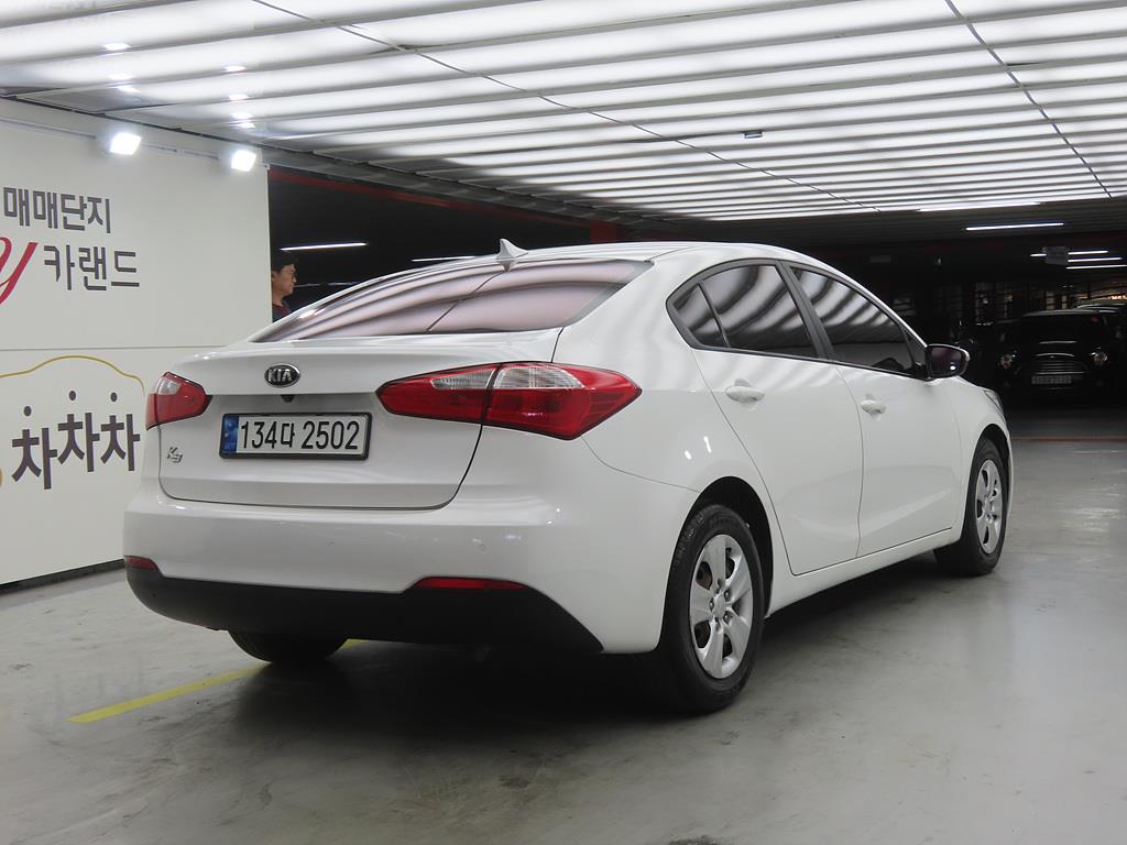 KIA K3 - Vista 4