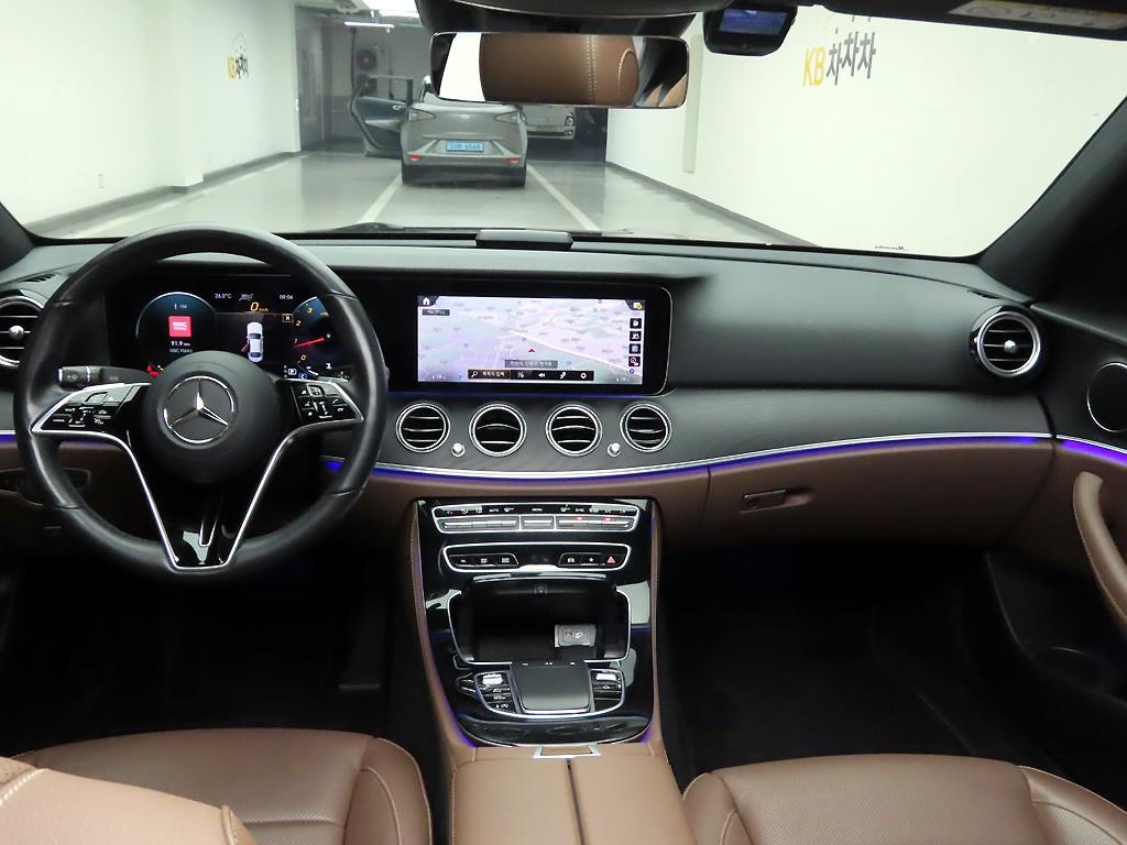 Mercedes Benz E class - Vista 6