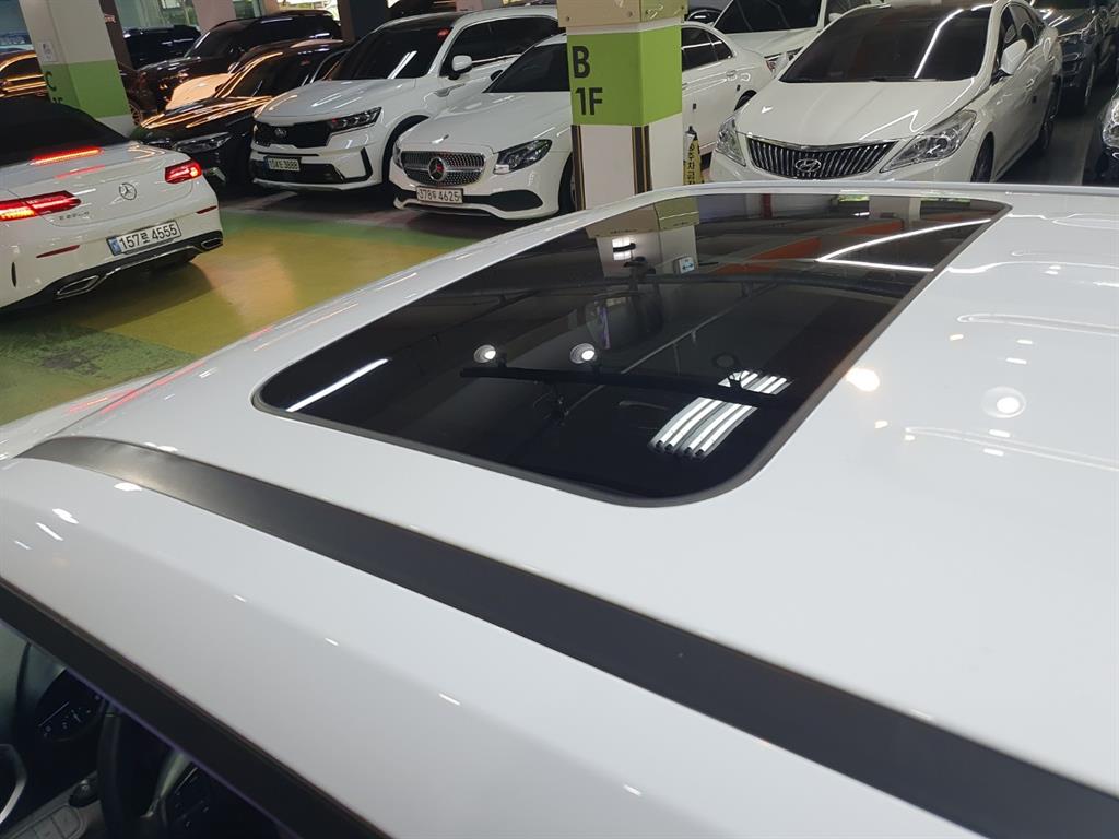 HYUNDAI Venue 2020 Blanco - Importación desde Corea - HF Imports Iquique - Foto 17