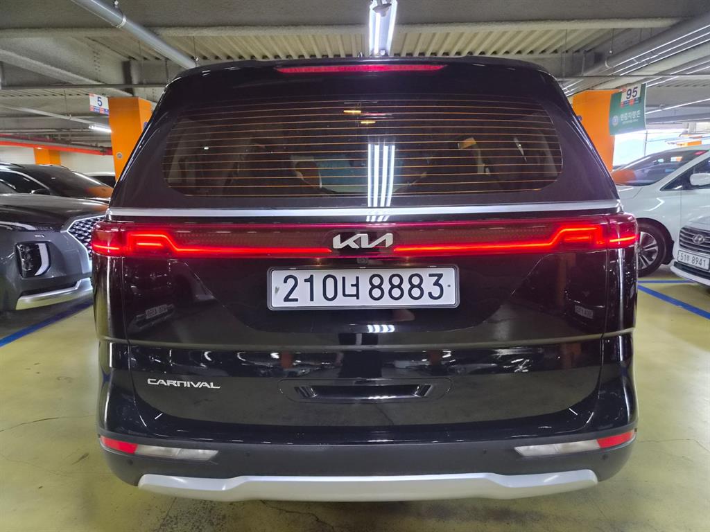 KIA Carnival - Vista 6