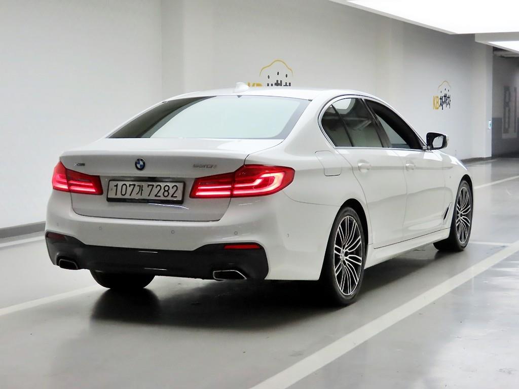 BMW 5 Series - Vista 4