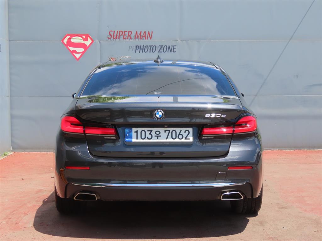 BMW 5 Series - Vista 7