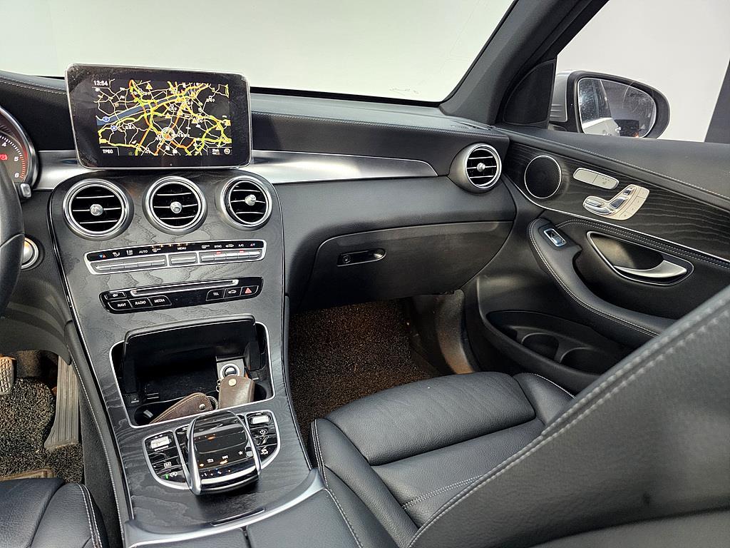 Mercedes Benz GLC Class - Vista 9