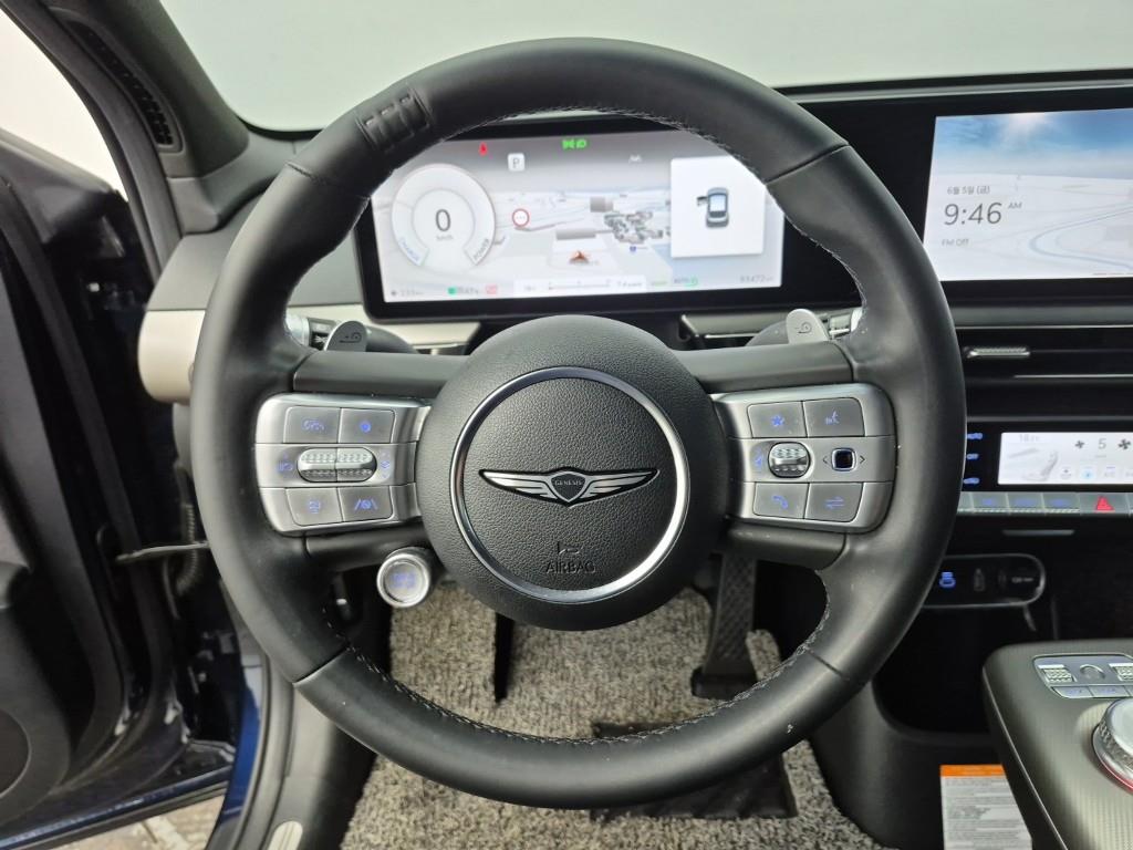 Genesis GV60 - Vista 9