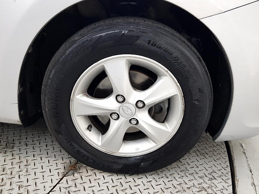 HYUNDAI Accent 2015 Plateado - Importación desde Corea - HF Imports Iquique - Foto 20