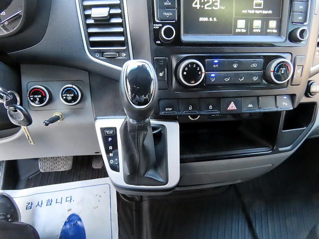 HYUNDAI Solati - Vista 11