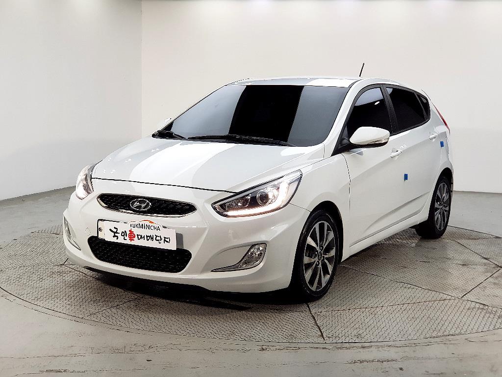 HYUNDAI Accent 2018 Blanco - Importación desde Corea - HF Imports Iquique - Foto 1