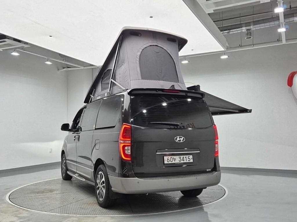 HYUNDAI Starex - Vista 2