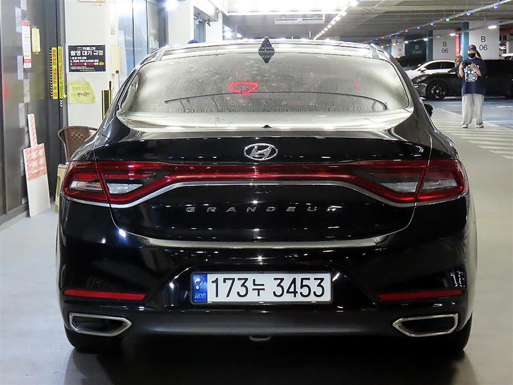 HYUNDAI Grandeur - Vista 5