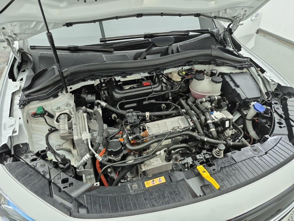 Mercedes Benz EQA - Vista 6