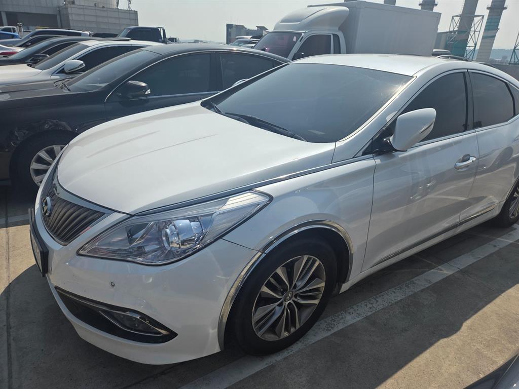HYUNDAI Grandeur - Vista 2