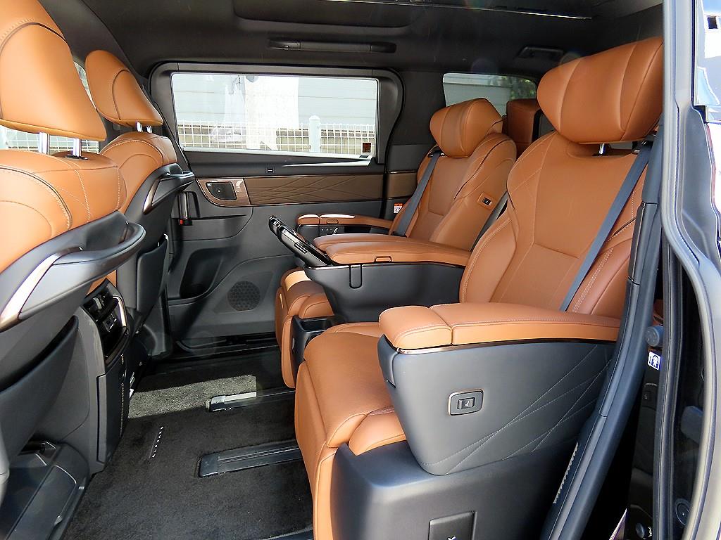 Toyota Alphard - Vista 6