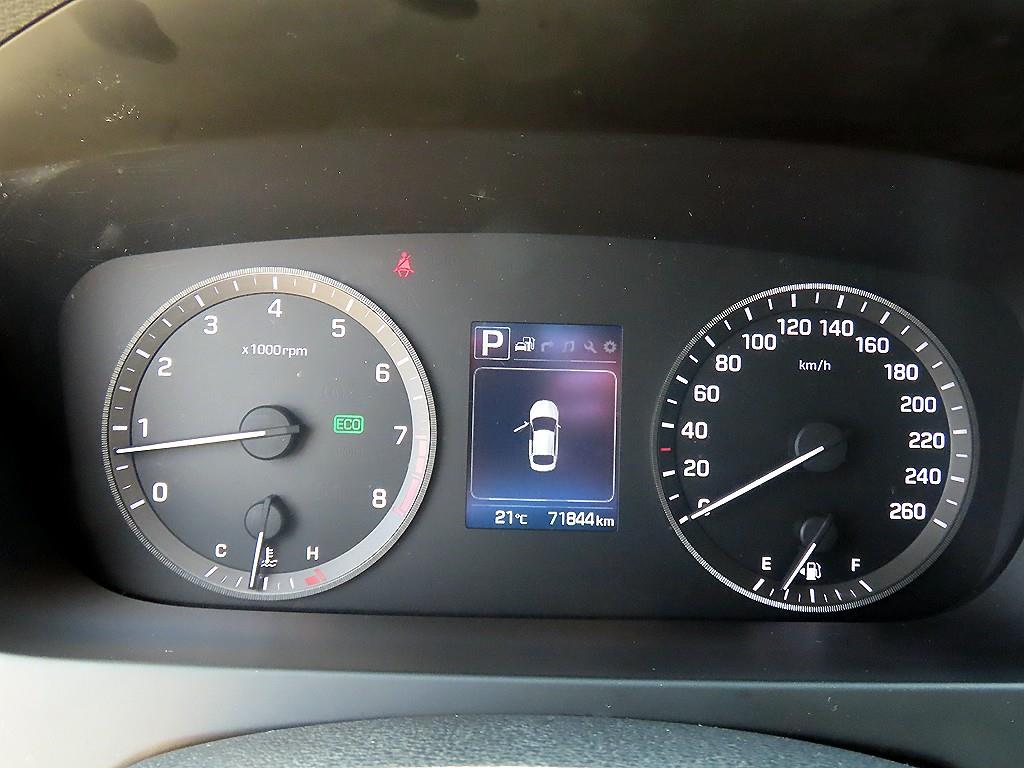 HYUNDAI Sonata - Vista 8