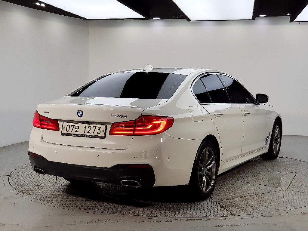 BMW 5 Series - Vista 4