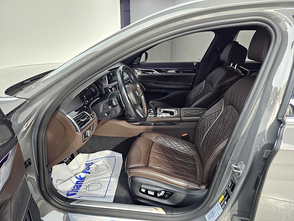 BMW 7 Series - Vista 8