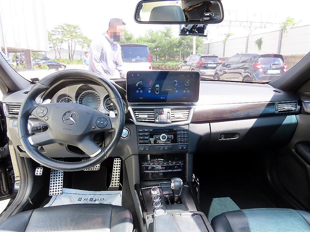 Mercedes Benz E class - Vista 7