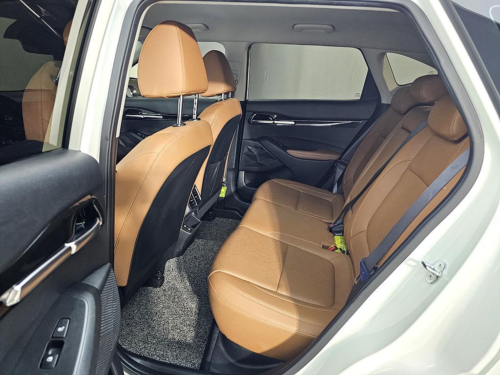 KIA Seltos - Vista 9