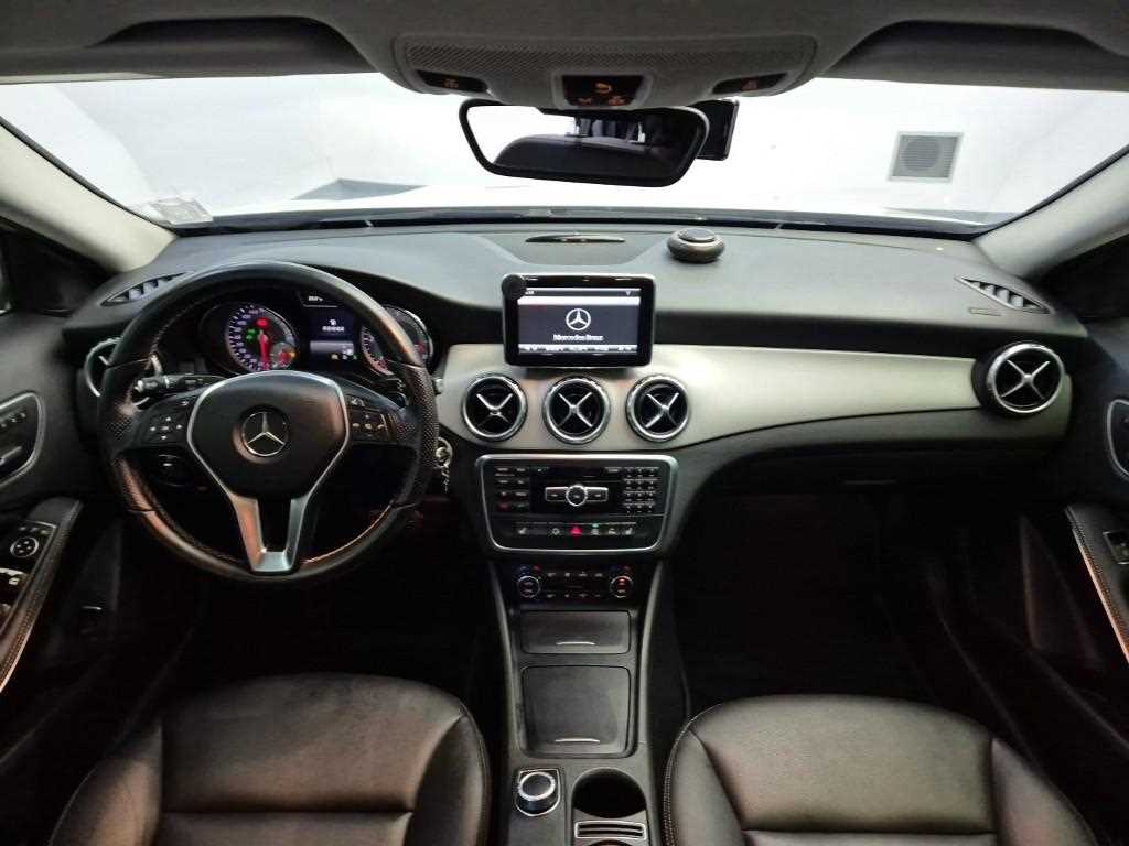 Mercedes Benz GLA Class - Vista 7