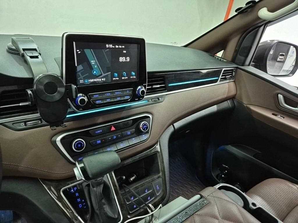 HYUNDAI Starex - Vista 9