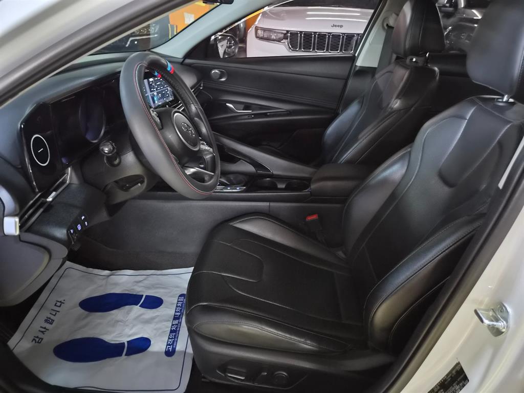 HYUNDAI Avante - Vista 8