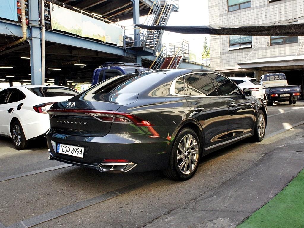 HYUNDAI Grandeur - Vista 7