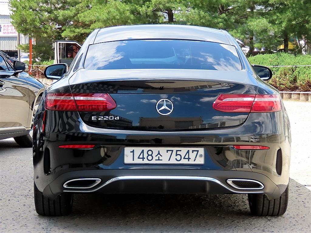 Mercedes Benz E class - Vista 4